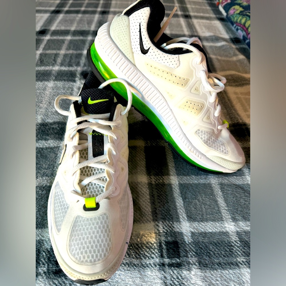 Nike Air max youth shoe